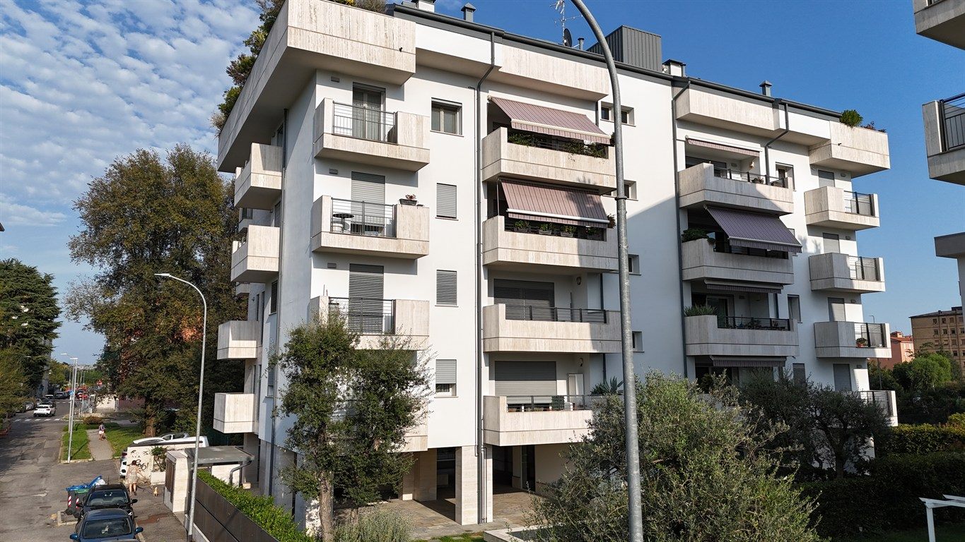 MODERNO BILOCALE PIANO ALTO CON TERRAZZO - RECENTE COSTRUZIONE